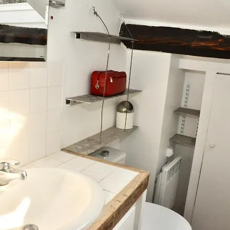 Apartment Hostnfly - Charming Not Far From Montmartre *
